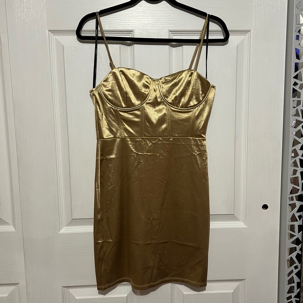 💗 *NEW* Forever 21 - Women’s Satin‎ Bodycon Dress